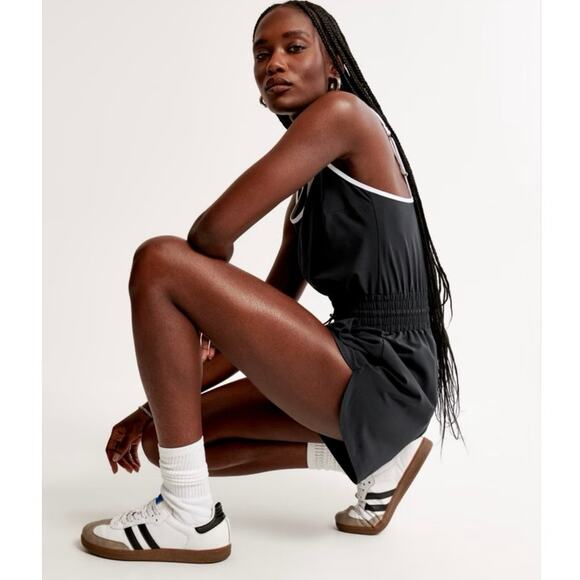 NWOT Abercrombie & Fitch Traveler Romper Black White Women’s Size Small - Picture 4 of 9